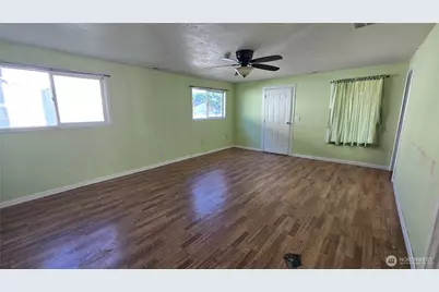 307 W Summa Street, Centralia, WA 98531 - Photo 6
