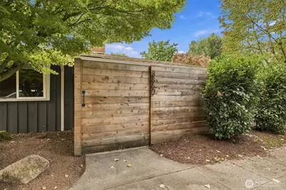 3860 NE 41st Street, Seattle, WA 98105 - Photo 34