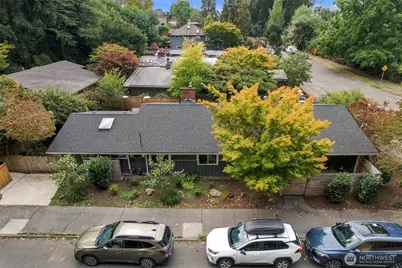3860 NE 41st Street, Seattle, WA 98105 - Photo 38