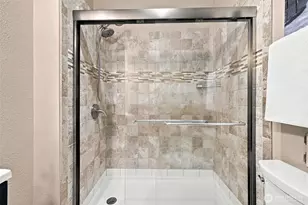 3860 NE 41st St, Seattle, WA 98105 - Photo 32