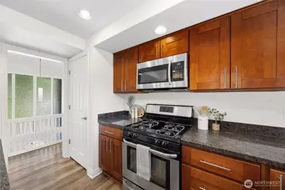 6215 122nd Avenue SE, Bellevue, WA 98006 - Photo 14