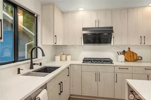 3718 130th Ave NE, Bellevue, WA 98005 - Photo 16