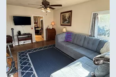 4802 S American Lake Boulevard, Tacoma, WA 98409 - Photo 2