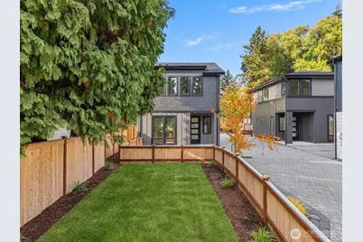 13807 84th Lane NE, Kirkland, WA 98034 - Photo 2