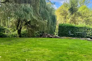 17514 W Riverside Dr, Bothell, WA 98011 - Photo 36