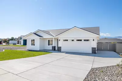 2517 Plateau Drive, East Wenatchee, WA 98802 - Photo 2