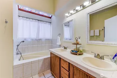 1125 S 23rd, Renton, WA 98055 - Photo 10