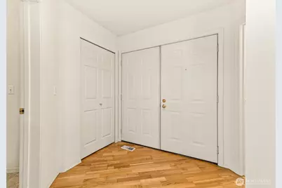 18555 NE 57th Street #18555, Redmond, WA 98052 - Photo 4