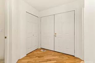 18555 NE 57th St, Redmond, WA 98052 - Photo 4
