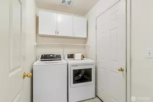 18555 NE 57th St, Redmond, WA 98052 - Photo 24