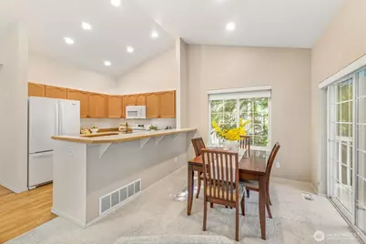 18555 NE 57th Street #18555, Redmond, WA 98052 - Photo 10