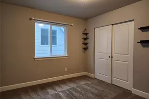 906 Burton Ray St NE, Lacey, WA 98516 - Photo 6