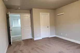 906 Burton Ray St NE, Lacey, WA 98516 - Photo 4