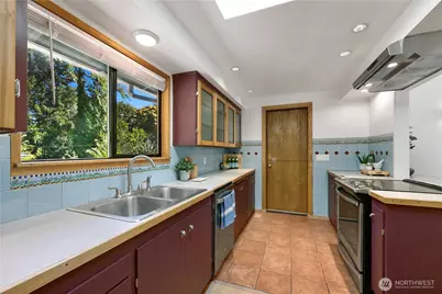 3332 NE 178th Street, Lake Forest Park, WA 98155 - Photo 12