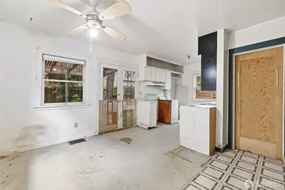 3831 Bagley Avenue N, Seattle, WA 98103 - Photo 4