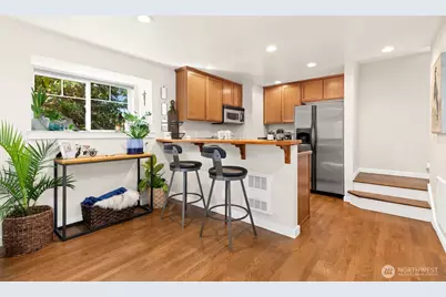 7110 California Avenue SW, Seattle, WA 98136 - Photo 10