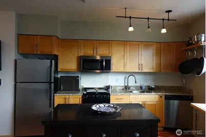 3333 Wallingford Avenue N #307, Seattle, WA 98103 - Photo 8