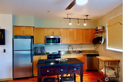 3333 Wallingford Avenue N #307, Seattle, WA 98103 - Photo 2