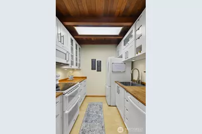 19853 25th Avenue NE #314, Shoreline, WA 98155 - Photo 4