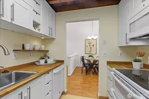 19853 25th Ave NE, Shoreline, WA 98155 - Photo 8