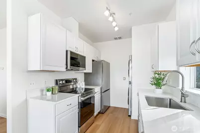 2420 Grand Avenue #102, Everett, WA 98201 - Photo 12