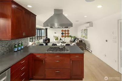 2583 Magnolia Boulevard W, Seattle, WA 98199 - Photo 18