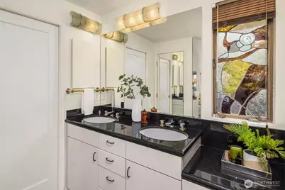 2583 Magnolia Boulevard W, Seattle, WA 98199 - Photo 22