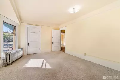 700 Warren Avenue N, Seattle, WA 98109 - Photo 22