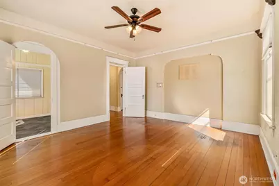 700 Warren Avenue N, Seattle, WA 98109 - Photo 8