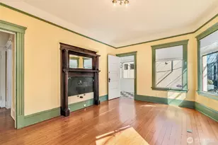 700 Warren Ave N, Seattle, WA 98109 - Photo 10