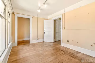 700 Warren Avenue N, Seattle, WA 98109 - Photo 26