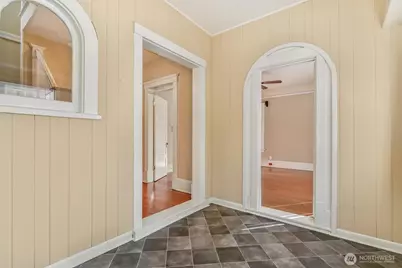 700 Warren Avenue N, Seattle, WA 98109 - Photo 6
