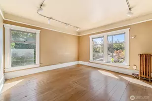 700 Warren Ave N, Seattle, WA 98109 - Photo 20