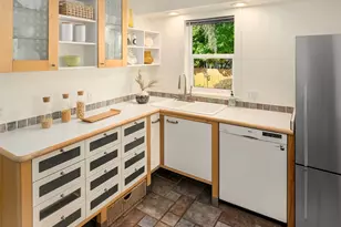 8015 42nd Ave NE, Seattle, WA 98115 - Photo 12