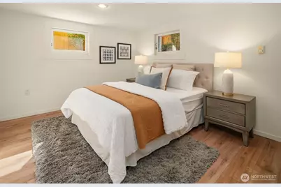 8015 42nd Avenue NE, Seattle, WA 98115 - Photo 24