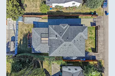 10821 Crestwood Drive S, Seattle, WA 98178 - Photo 36