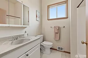 10821 Crestwood Dr S, Seattle, WA 98178 - Photo 18
