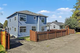 10821 Crestwood Dr S, Seattle, WA 98178 - Photo 30