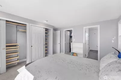 7111 Linden Avenue N #304, Seattle, WA 98103 - Photo 18