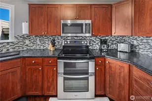 7111 Linden Ave N, Seattle, WA 98103 - Photo 12