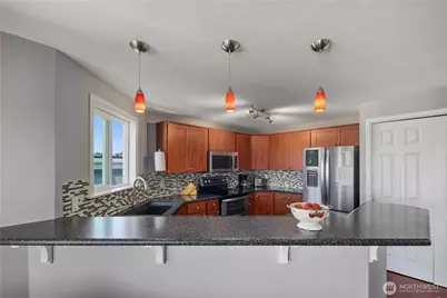 7111 Linden Avenue N #304, Seattle, WA 98103 - Photo 10