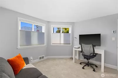 7111 Linden Avenue N #304, Seattle, WA 98103 - Photo 26