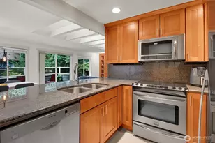 15406 NE 15th Pl, Bellevue, WA 98007 - Photo 8