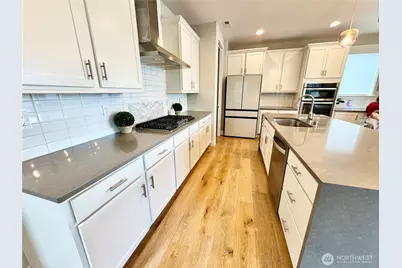 12916 136th Place NE, Kirkland, WA 98034 - Photo 8