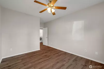 1731 10th Avenue NE #B105, Issaquah, WA 98029 - Photo 16