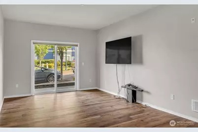 1731 10th Avenue NE #B105, Issaquah, WA 98029 - Photo 4