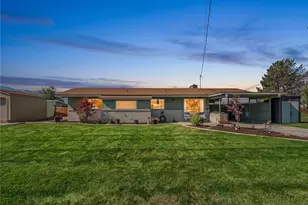 1226 N Ashland Ave, East Wenatchee, WA 98802 - Photo 1
