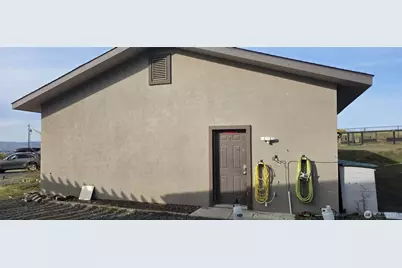 8601 Scenic Drive, Yakima, WA 98908 - Photo 4