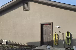8601 Scenic Dr, Yakima, WA 98908 - Photo 4