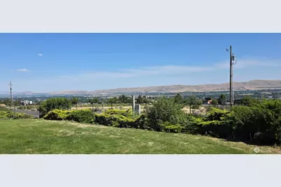 8601 Scenic Drive, Yakima, WA 98908 - Photo 30